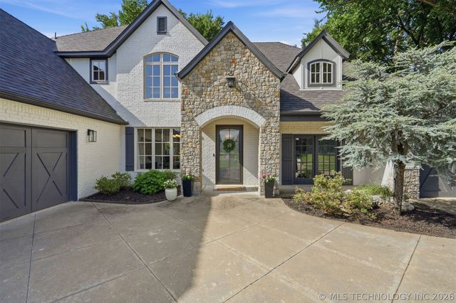 18940 E Twin Creeks Drive, Owasso, OK 74055