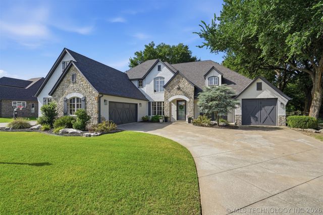 18940 E Twin Creeks Drive, Owasso, OK 74055