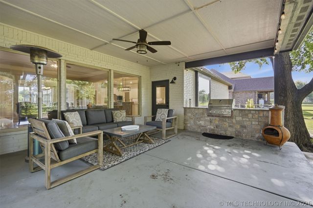 18940 E Twin Creeks Drive, Owasso, OK 74055