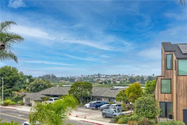 543 LAGUNA Drive, Carlsbad, CA 92008