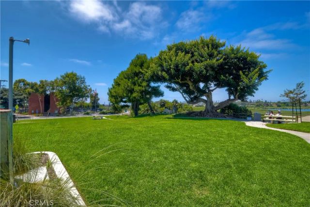 543 LAGUNA Drive, Carlsbad, CA 92008