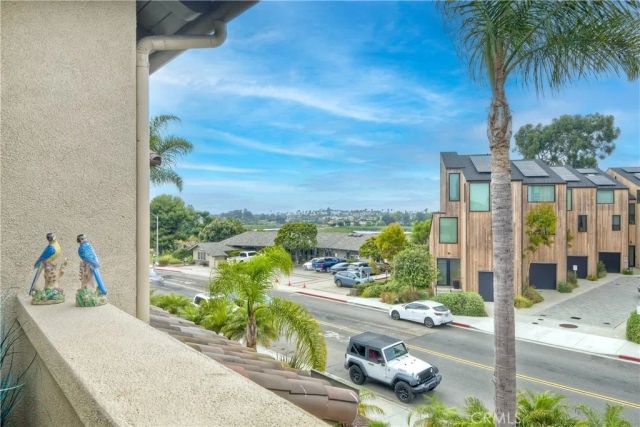 543 LAGUNA Drive, Carlsbad, CA 92008