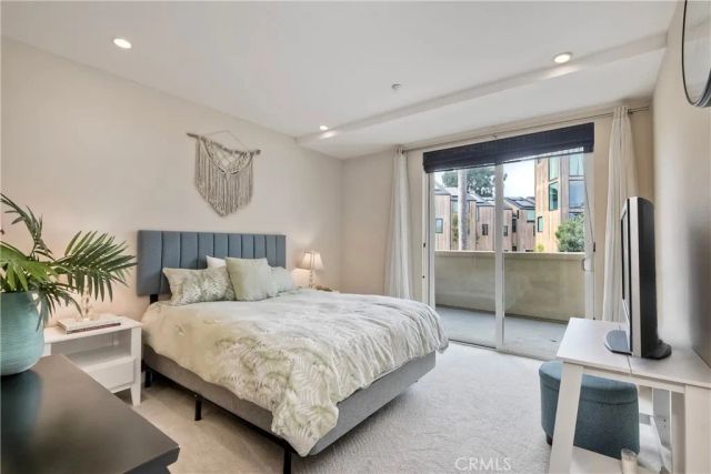 543 LAGUNA Drive, Carlsbad, CA 92008