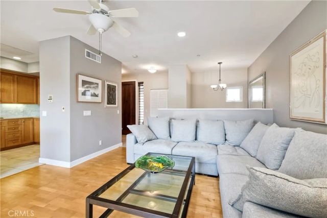 543 LAGUNA Drive, Carlsbad, CA 92008