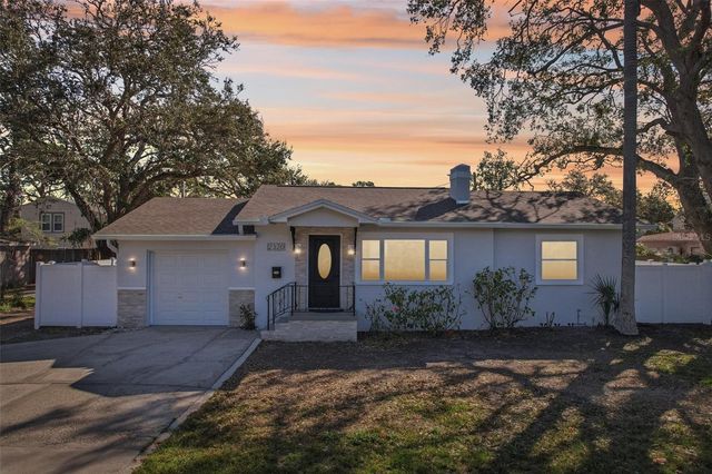 2320 E HARBOR DRIVE S, St Petersburg, FL 33705