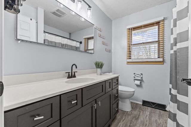 2040 166th Lane NE, Ham Lake, MN 55304