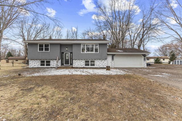 2040 166th Lane NE, Ham Lake, MN 55304