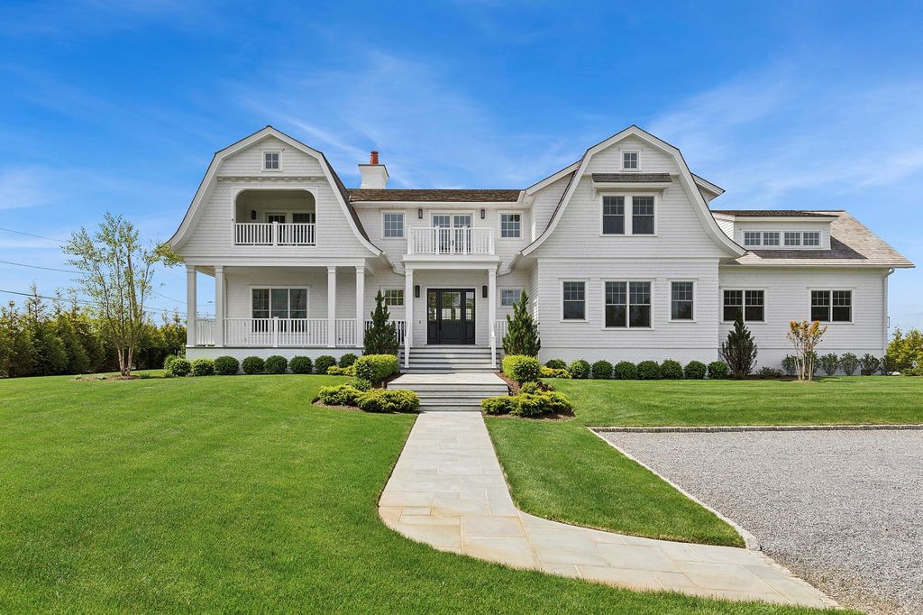 1 Fiske Avenue, Westhampton Beach, NY 11978