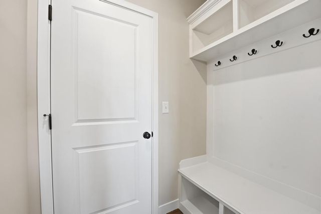 27118 E Oak View Drive, Lee's Summit, MO 64086