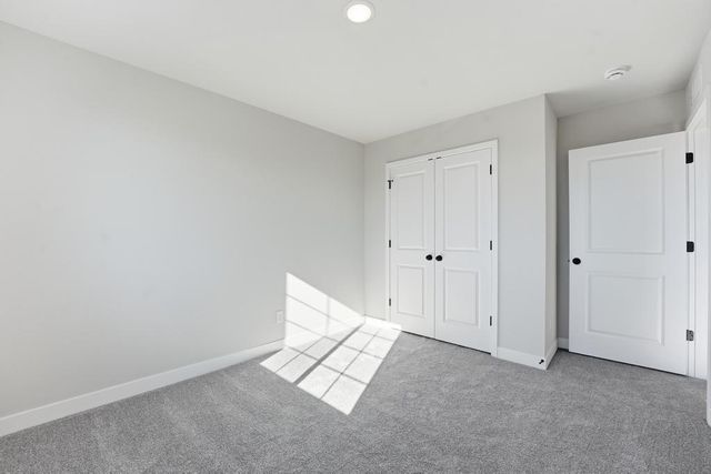 27118 E Oak View Drive, Lee's Summit, MO 64086