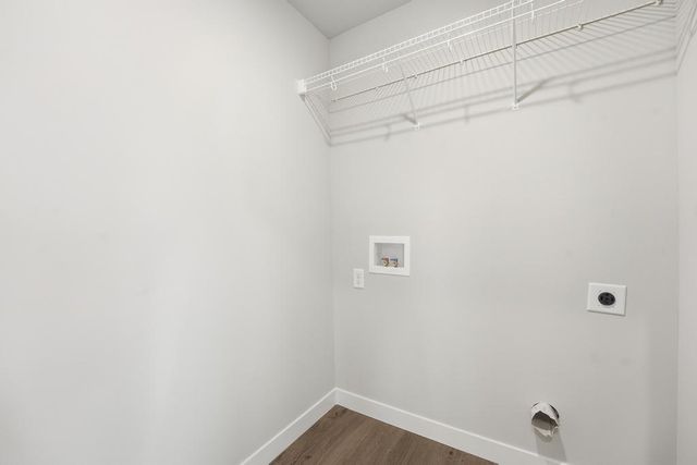 27118 E Oak View Drive, Lee's Summit, MO 64086