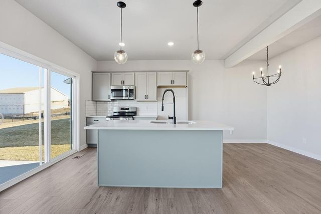 27118 E Oak View Drive, Lee's Summit, MO 64086