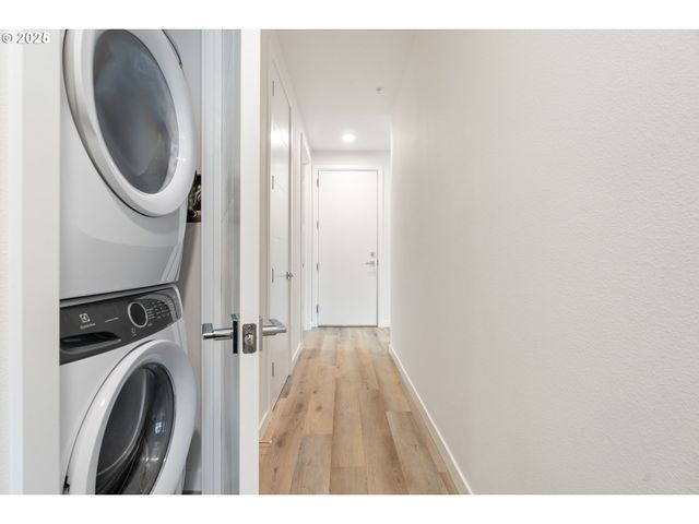 425 Ne BRYANT St 103, Portland, OR 97211