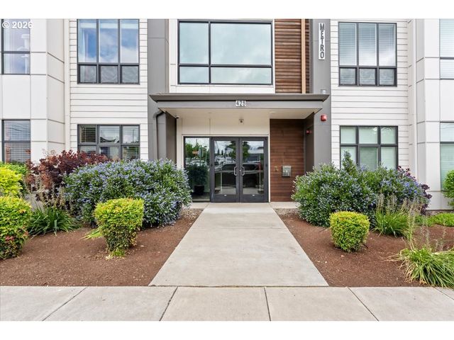 425 Ne BRYANT St 103, Portland, OR 97211