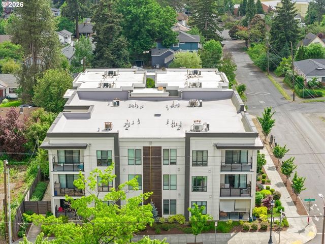 425 Ne BRYANT St 103, Portland, OR 97211