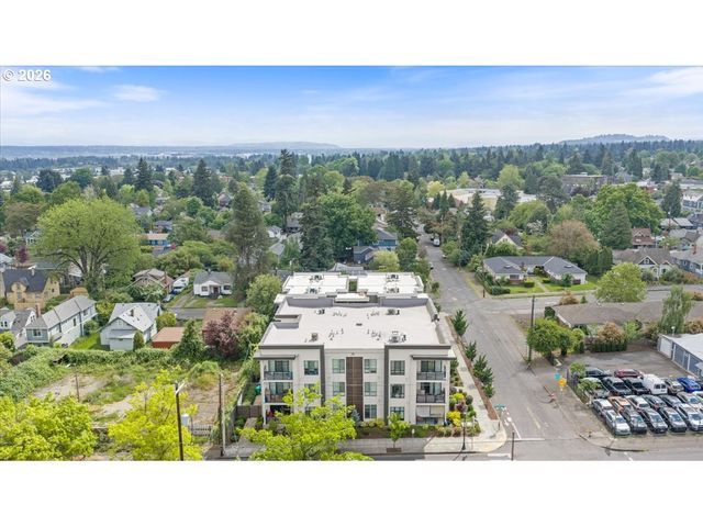 425 Ne BRYANT St 103, Portland, OR 97211