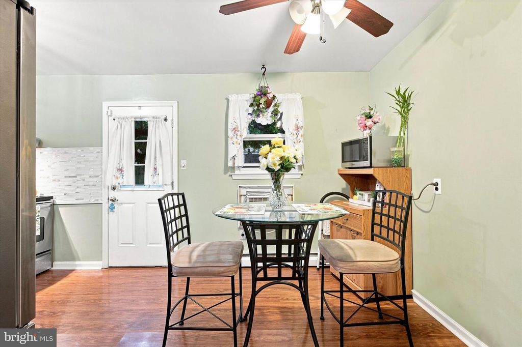 708 GIRARD AVE, COLLINGDALE, PA 19023 — photo 3
