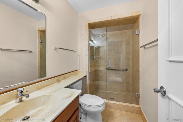 3118 Lindenwood Drive, Dearborn, MI 48120