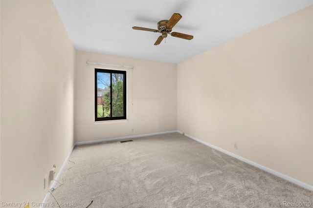 3118 Lindenwood Drive, Dearborn, MI 48120