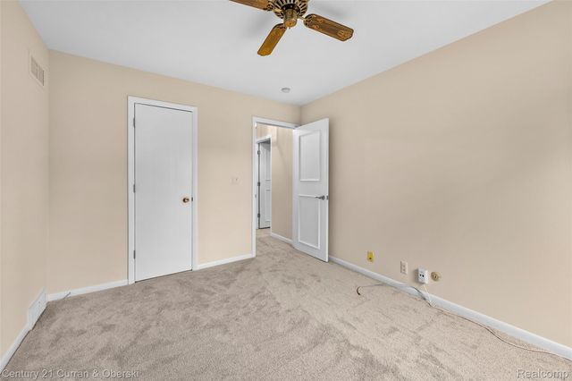 3118 Lindenwood Drive, Dearborn, MI 48120