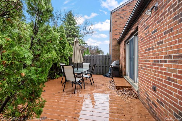 3118 Lindenwood Drive, Dearborn, MI 48120