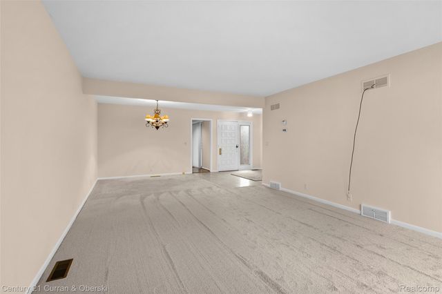 3118 Lindenwood Drive, Dearborn, MI 48120