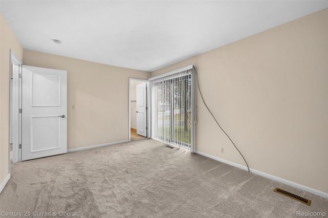 3118 Lindenwood Drive, Dearborn, MI 48120