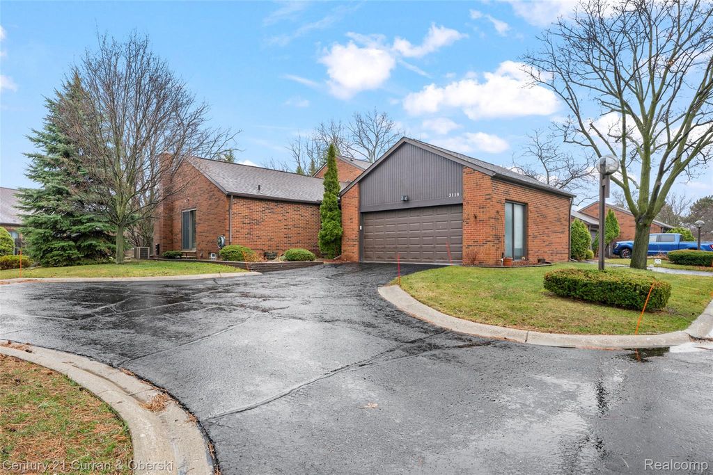 3118 Lindenwood Drive, Dearborn, MI 48120