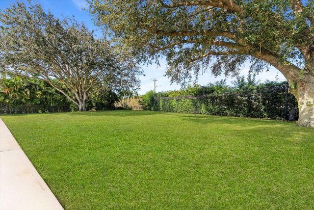 4429 Woodfield Boulevard, Boca Raton, FL 33434