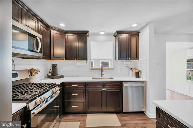 4 PIN OAK DR, Atco, NJ 08004