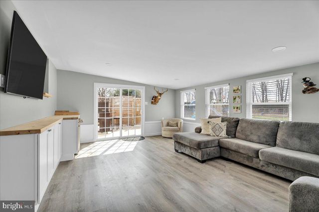 4 PIN OAK DR, Atco, NJ 08004