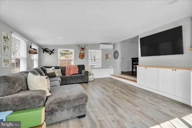 4 PIN OAK DR, Atco, NJ 08004