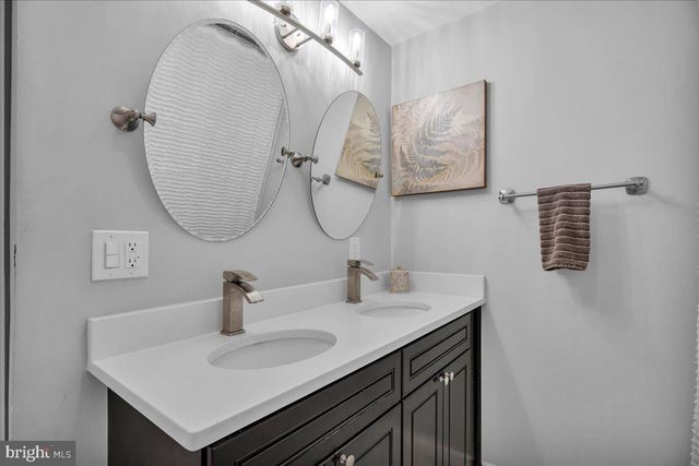 4 PIN OAK DR, Atco, NJ 08004