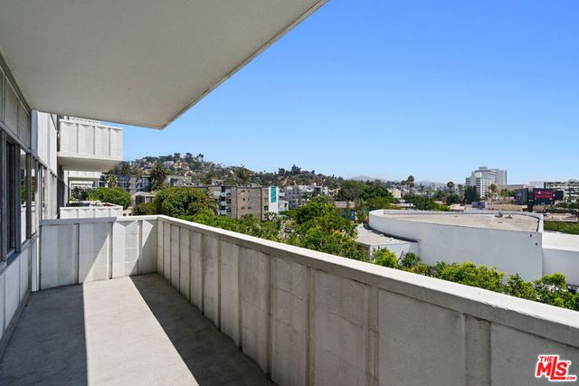7135 Hollywood Boulevard 402, Los Angeles, CA 90046