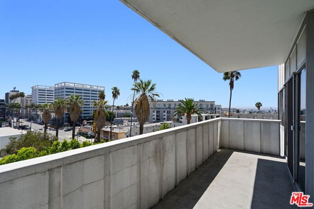 7135 Hollywood Boulevard 402, Los Angeles, CA 90046