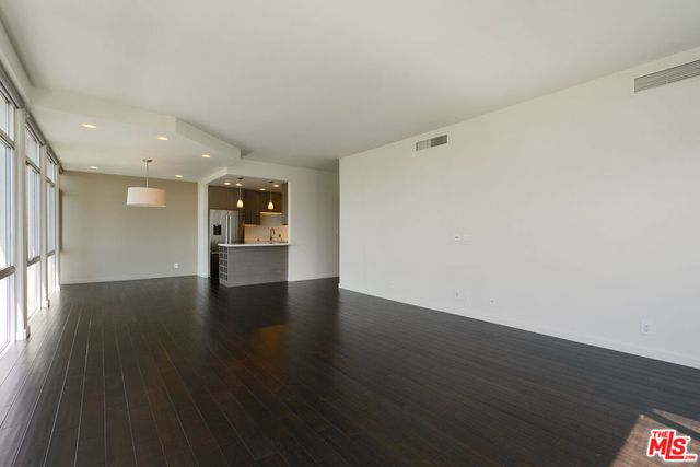 7135 Hollywood Boulevard 402, Los Angeles, CA 90046