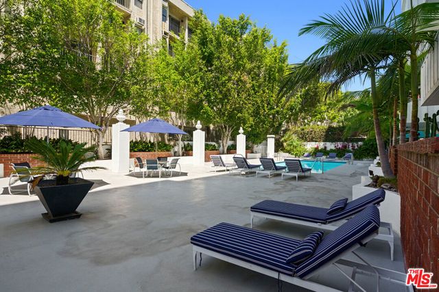 7135 Hollywood Boulevard 402, Los Angeles, CA 90046