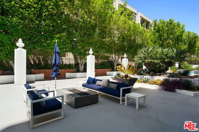 7135 Hollywood Boulevard 402, Los Angeles, CA 90046