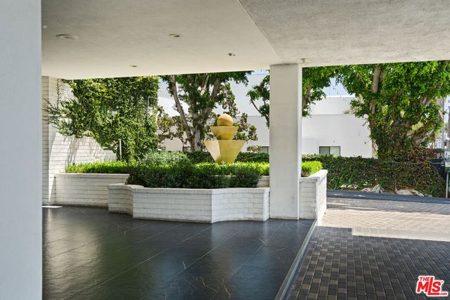 7135 Hollywood Boulevard 402, Los Angeles, CA 90046