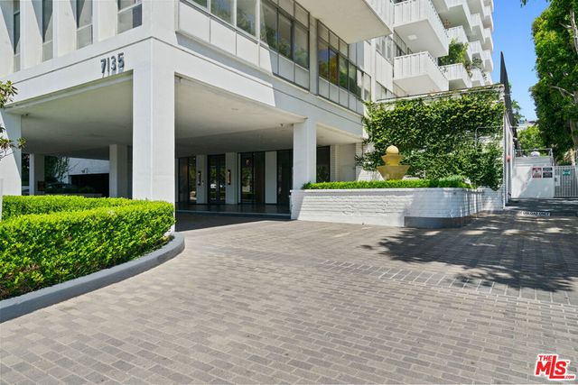 7135 Hollywood Boulevard 402, Los Angeles, CA 90046