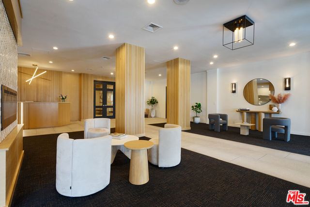 7135 Hollywood Boulevard 402, Los Angeles, CA 90046