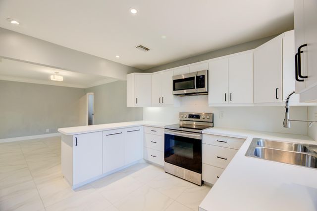2603 NE 35th Street, Fort Lauderdale, FL 33306