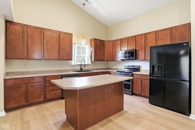 1245 Fiesta Drive, Franklin, IN 46131