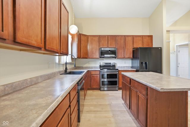 1245 Fiesta Drive, Franklin, IN 46131