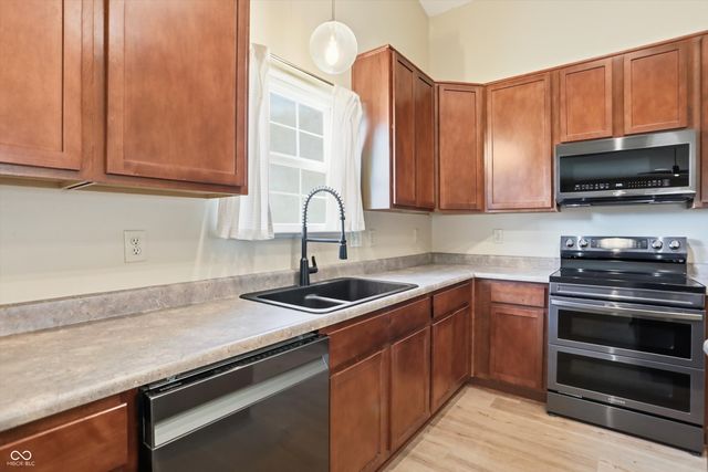 1245 Fiesta Drive, Franklin, IN 46131