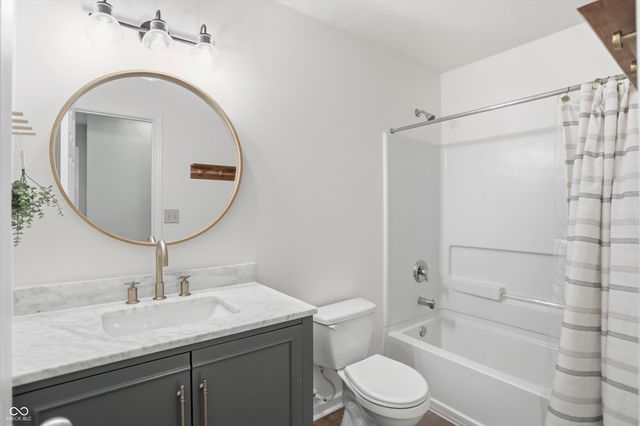 1245 Fiesta Drive, Franklin, IN 46131