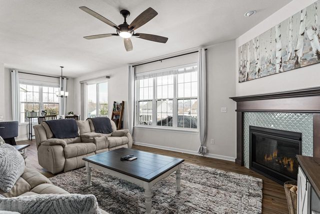 727 Belmont DRIVE, Watertown, WI 53094