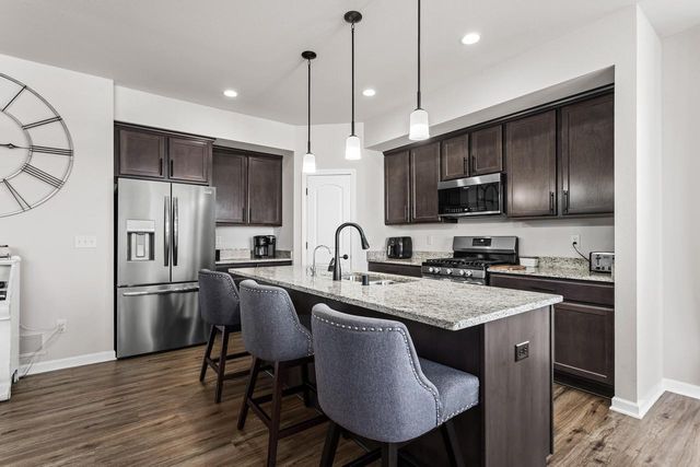 727 Belmont DRIVE, Watertown, WI 53094