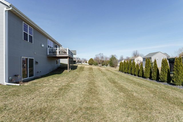727 Belmont DRIVE, Watertown, WI 53094