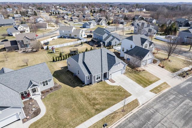 727 Belmont DRIVE, Watertown, WI 53094